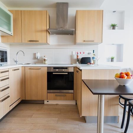 Sanders Ermitage On The Beach - Delightful 1-Bedroom Apartment With Sea View Limassol Exteriör bild