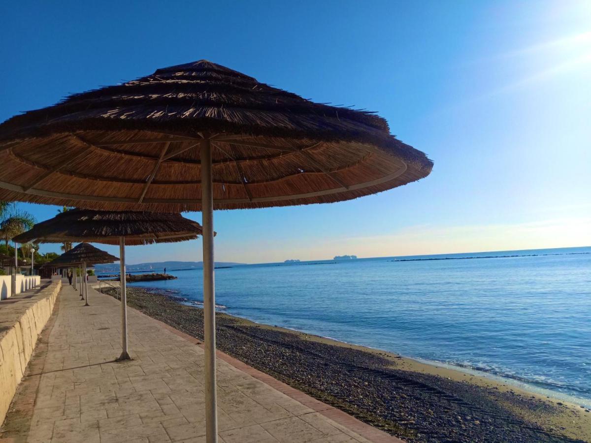 Sanders Ermitage On The Beach - Delightful 1-Bedroom Apartment With Sea View Limassol Exteriör bild