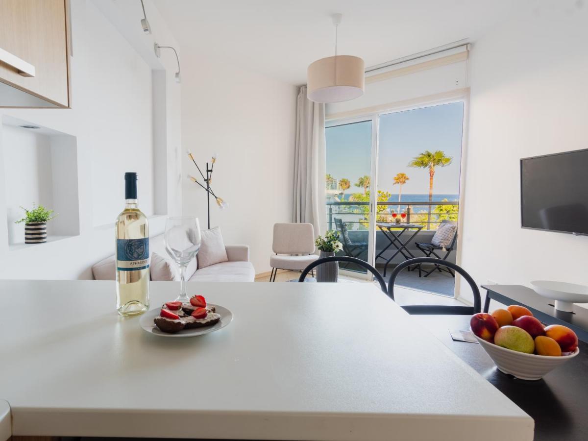 Sanders Ermitage On The Beach - Delightful 1-Bedroom Apartment With Sea View Limassol Exteriör bild