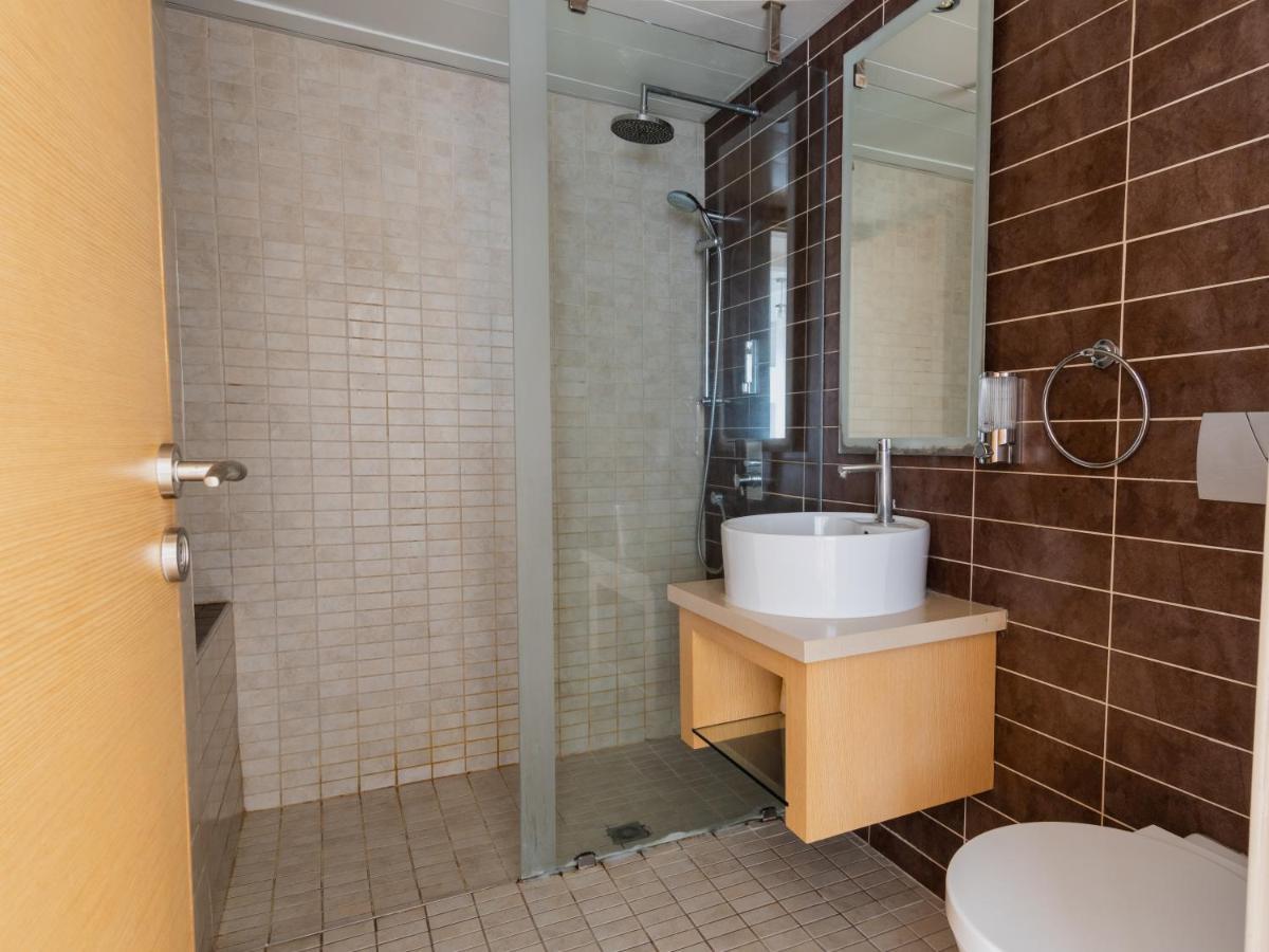 Sanders Ermitage On The Beach - Delightful 1-Bedroom Apartment With Sea View Limassol Exteriör bild