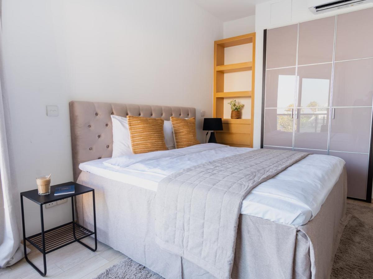 Sanders Ermitage On The Beach - Delightful 1-Bedroom Apartment With Sea View Limassol Exteriör bild